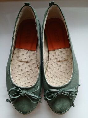 Ecco Ballet Flats Genuine Leather in Sage Green Size 5.5